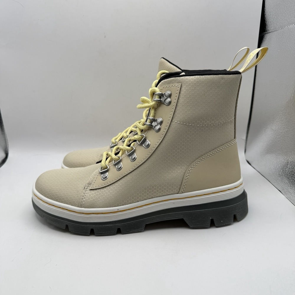 Dr. Martens Women's Combs W 6 Eyelet Combat Boots Parchment Beige 40/60 Size 9